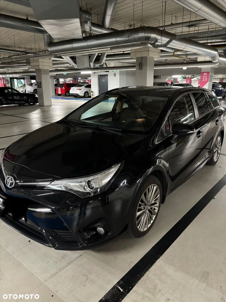 Toyota Avensis Touring Sports 1.8 Business Edition - 1