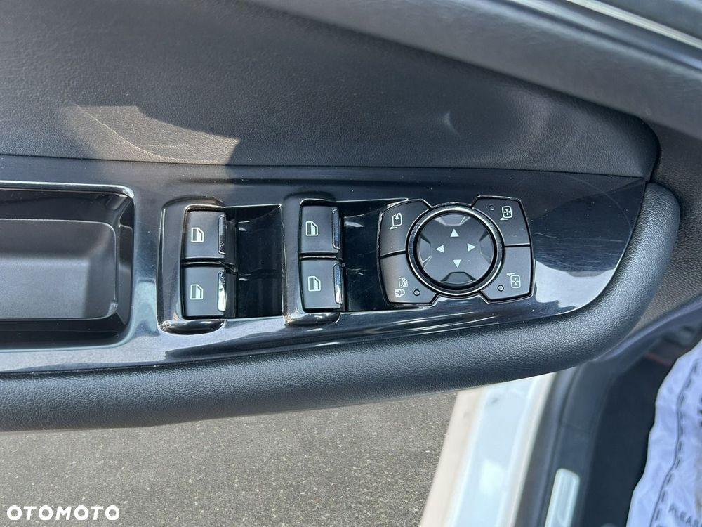 Ford Edge - 11