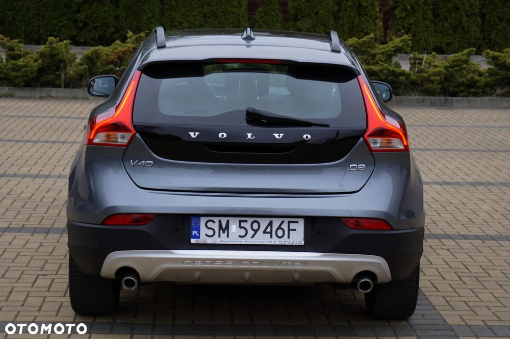 Volvo V40 Cross Country D2 Momentum - 9
