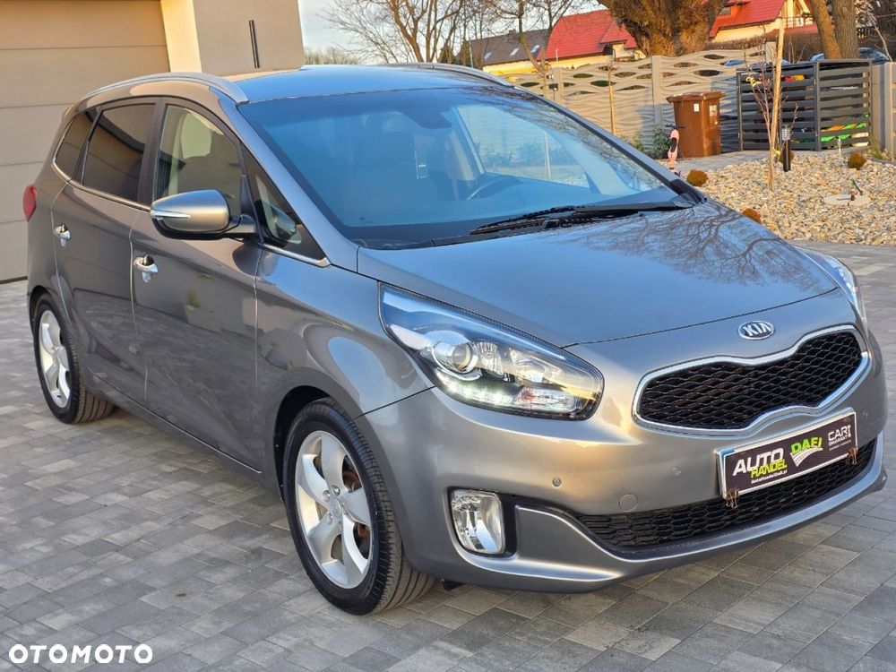 Kia Carens - 39