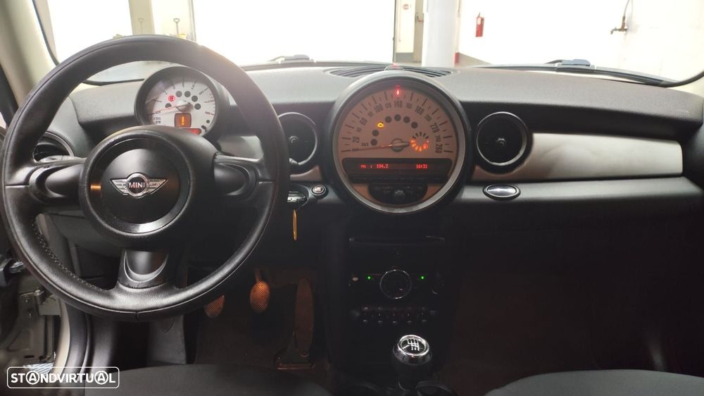 MINI 3 Portas One 1.6 - 11