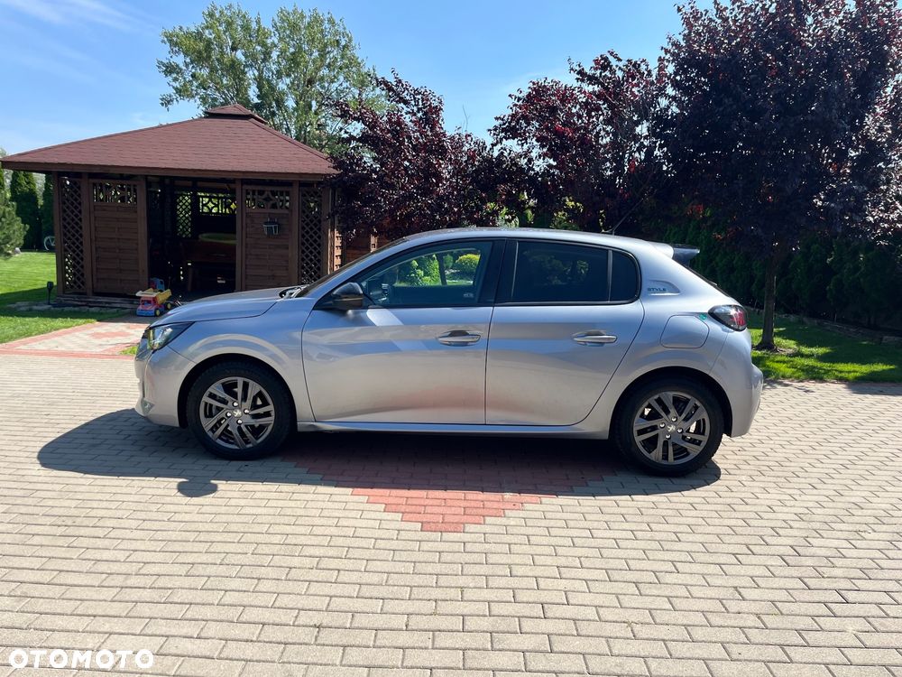 Peugeot 208 - 17
