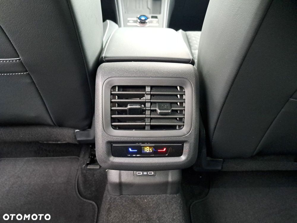 Volkswagen T-Roc 1.5 eTSI R-Line DSG - 38