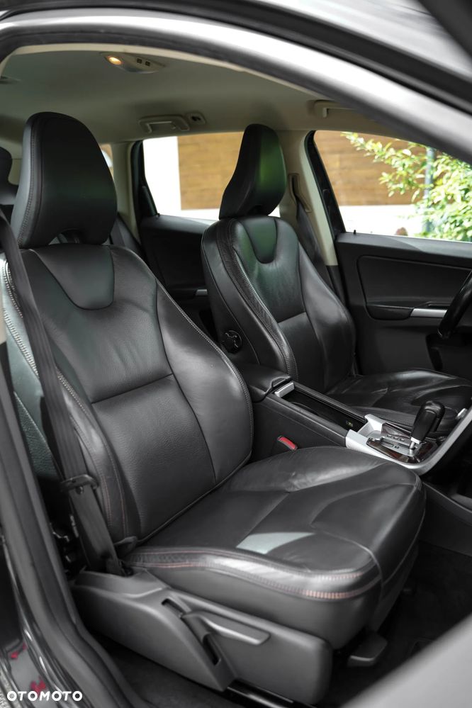 Volvo XC 60 D3 AWD Momentum - 25