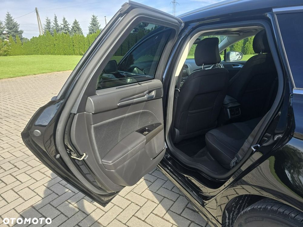 Ford Mondeo - 17