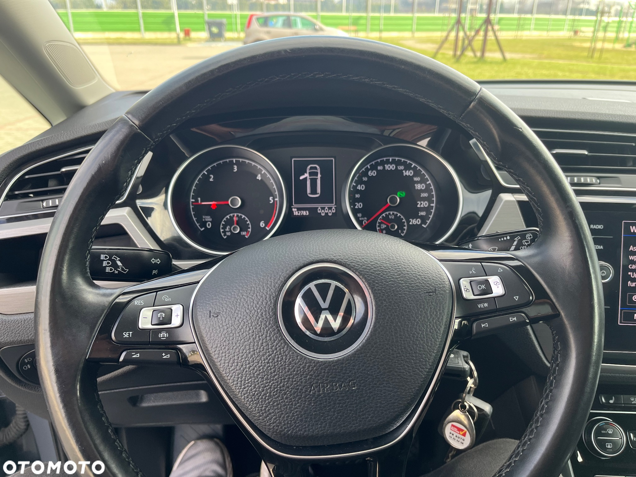 Volkswagen Touran 2.0 TDI SCR DSG Comfortline - 19