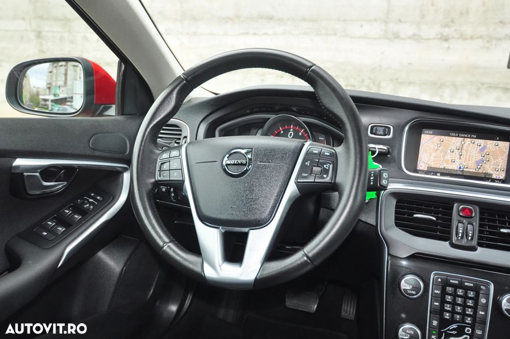 Volvo V40 T2 Geartronic Momentum - 17