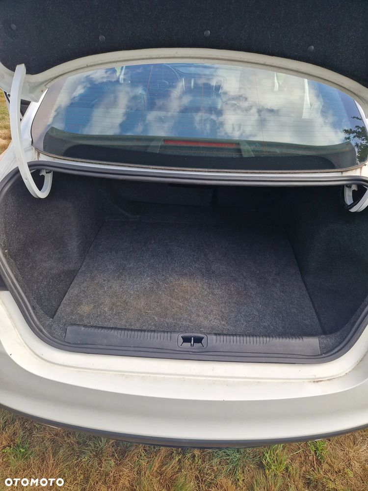 Chrysler 200 - 9