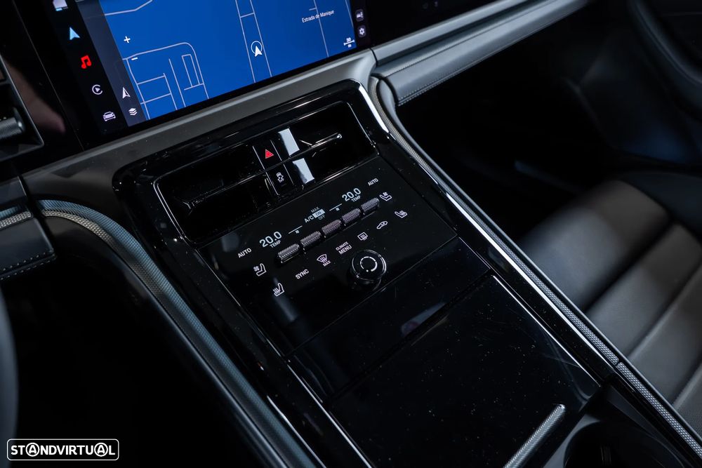 Porsche Panamera 4 E-Hybrid - 30