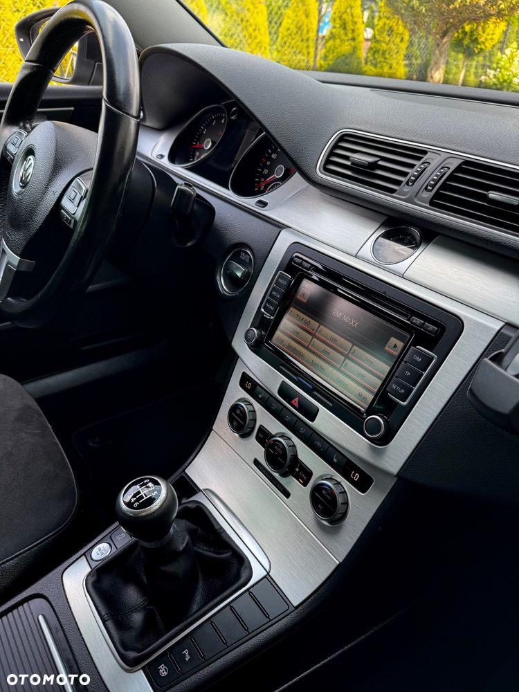 Volkswagen Passat - 29