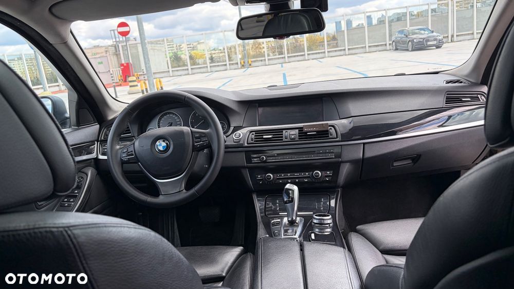BMW Seria 5 525d - 17