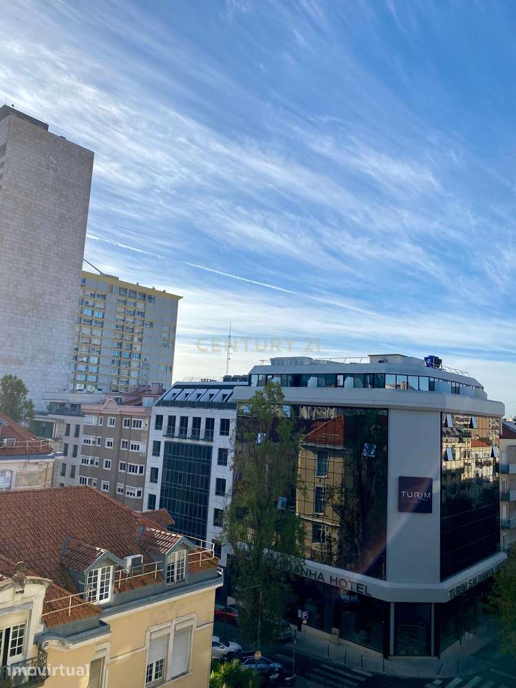 T1 mobilado, situado na Rua Pedro Nunes , em pleno coração de Lisboa. - Grande imagem: 2/25