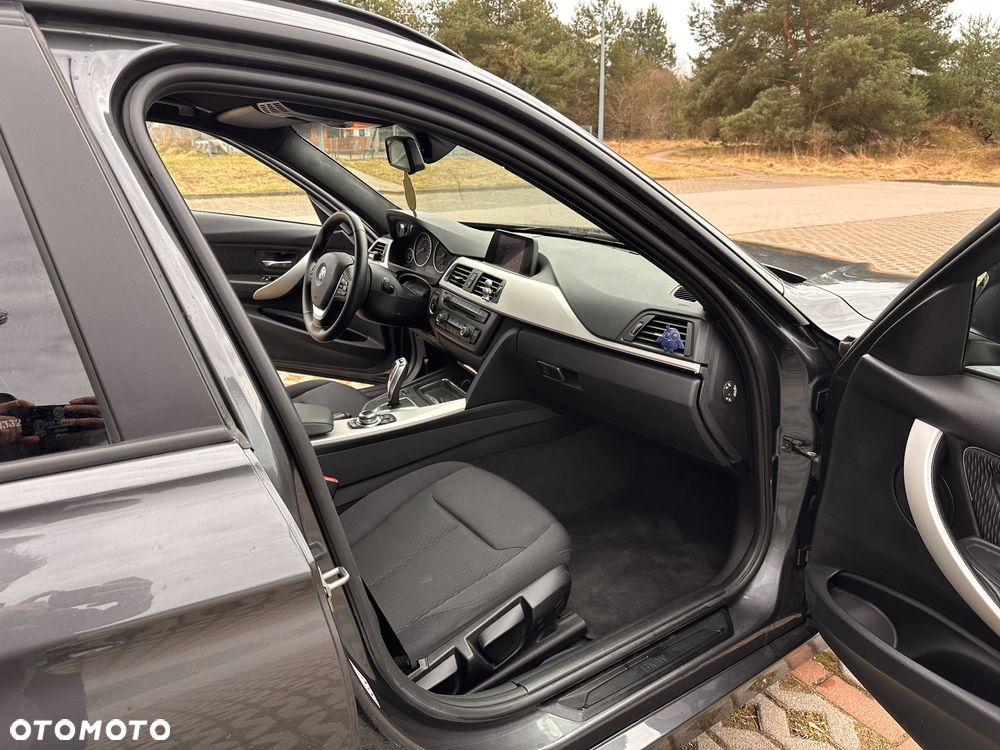 BMW Seria 3 318d Sport Line - 12