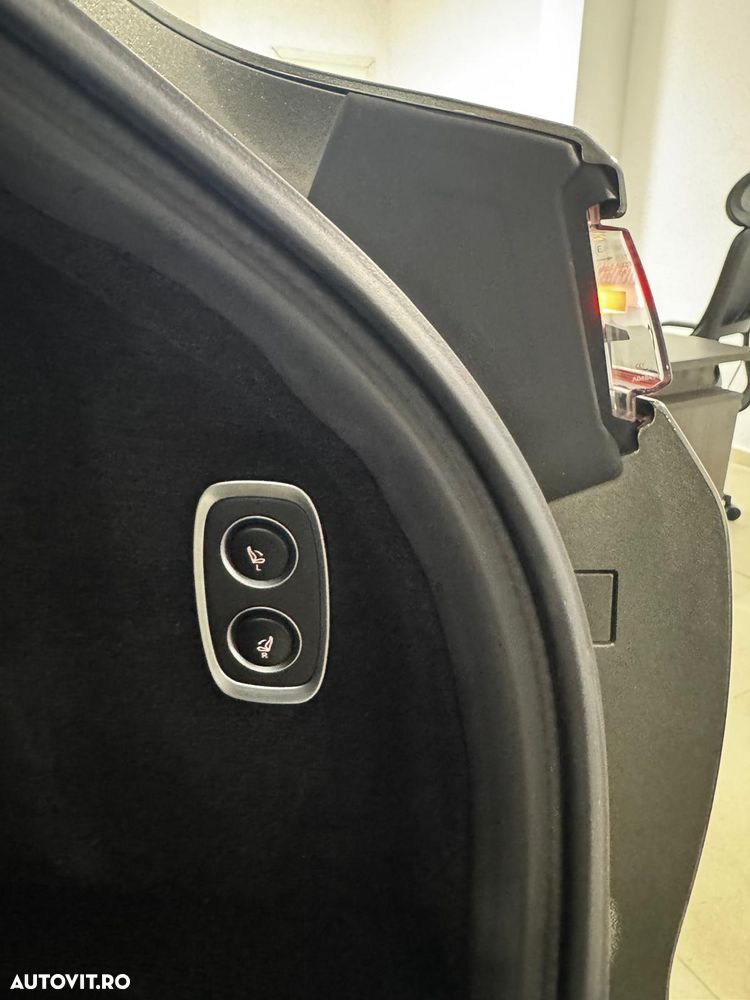 Aston Martin DBX Standard - 11