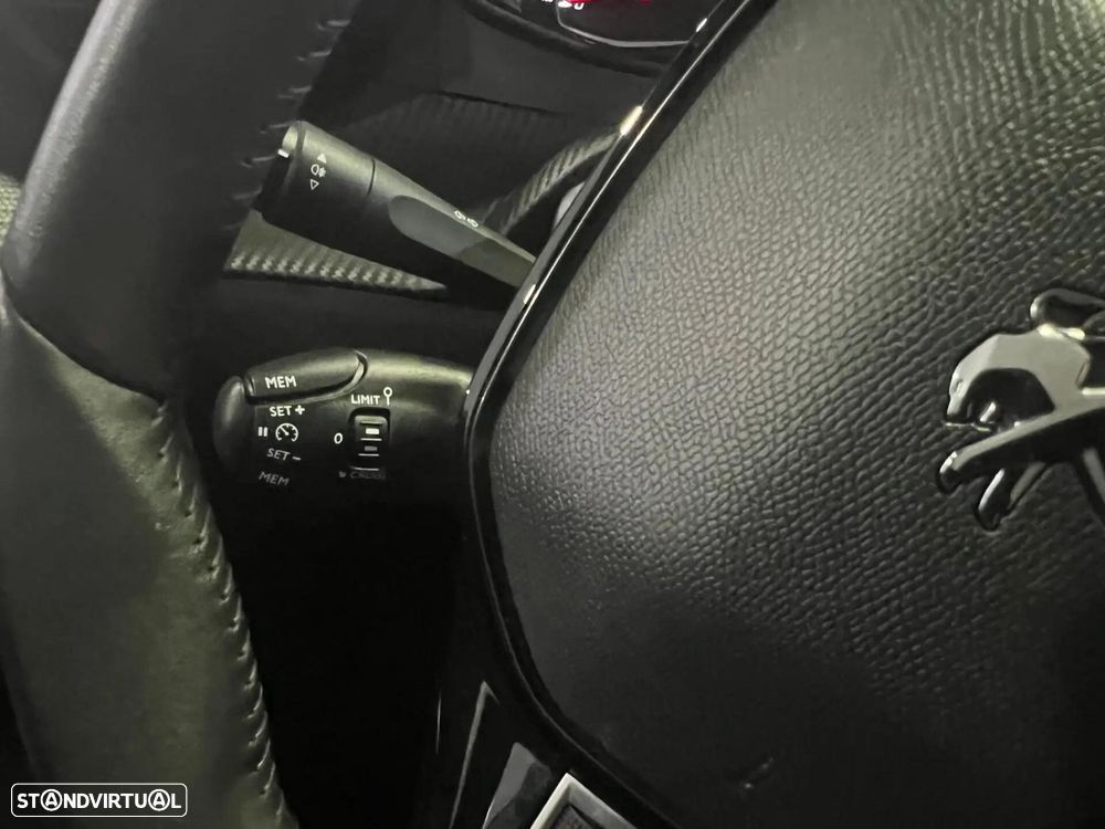 Peugeot 208 1.5 BlueHDi Allure Pack - 15