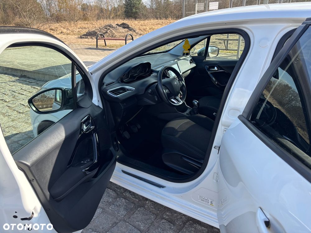 Peugeot 208 1.2 PureTech Style - 7