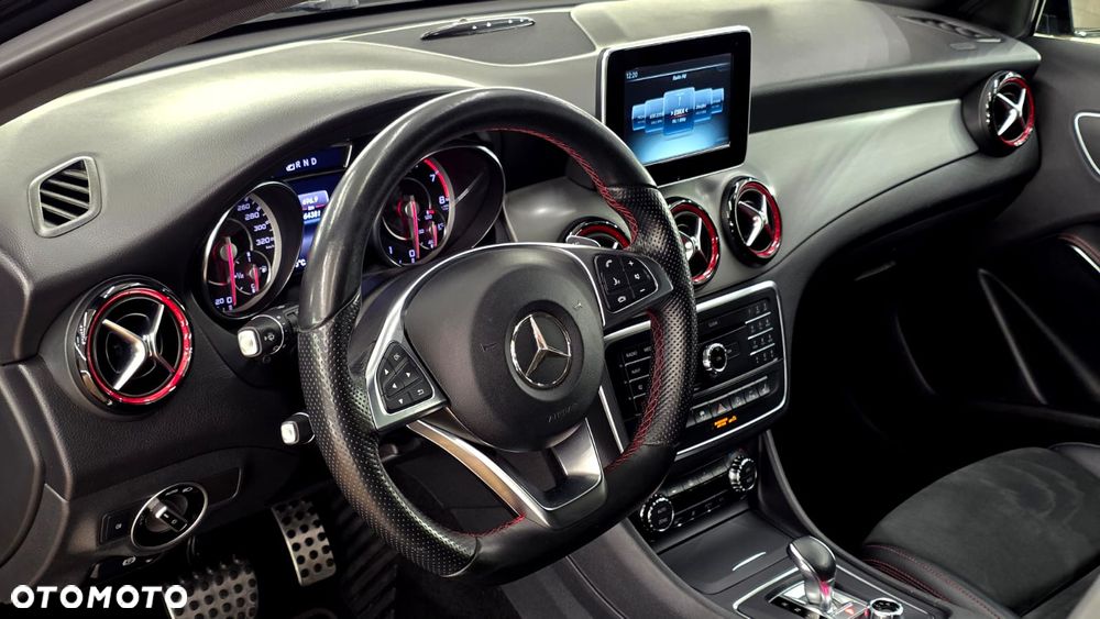 Mercedes-Benz GLA - 18