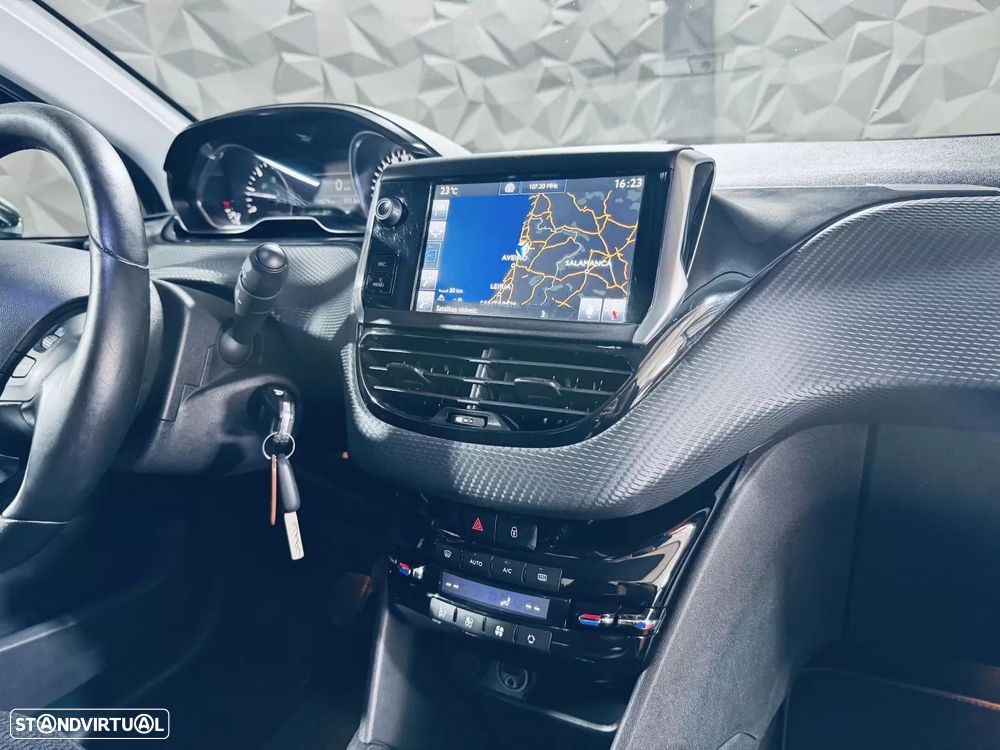Peugeot 208 1.6 BlueHDi Allure - 30