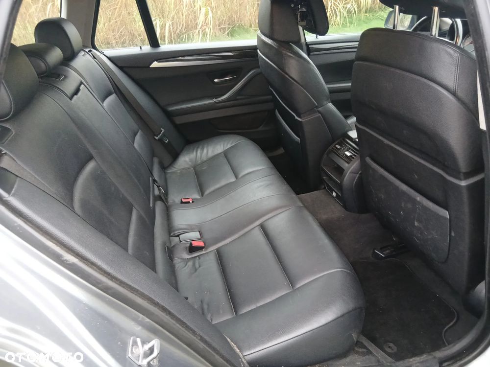 BMW Seria 5 525d Touring - 5