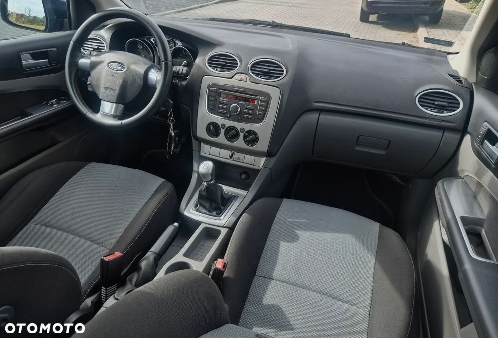 Ford Focus 1.8 Titanium - 26