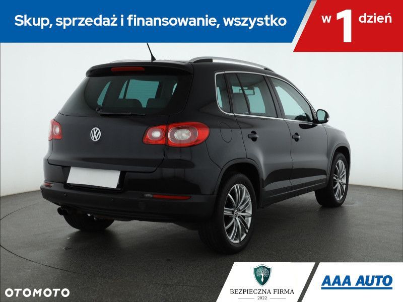 Volkswagen Tiguan - 6