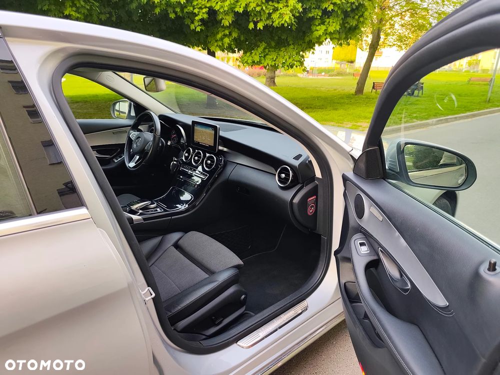 Mercedes-Benz Klasa C 200 7G-TRONIC Avantgarde - 17