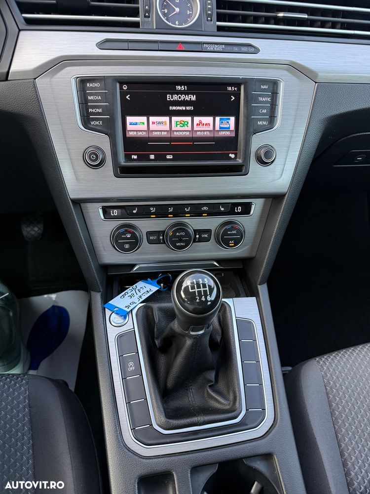 Volkswagen Passat 1.6 TDI (BlueMotion Technology) Comfortline - 15