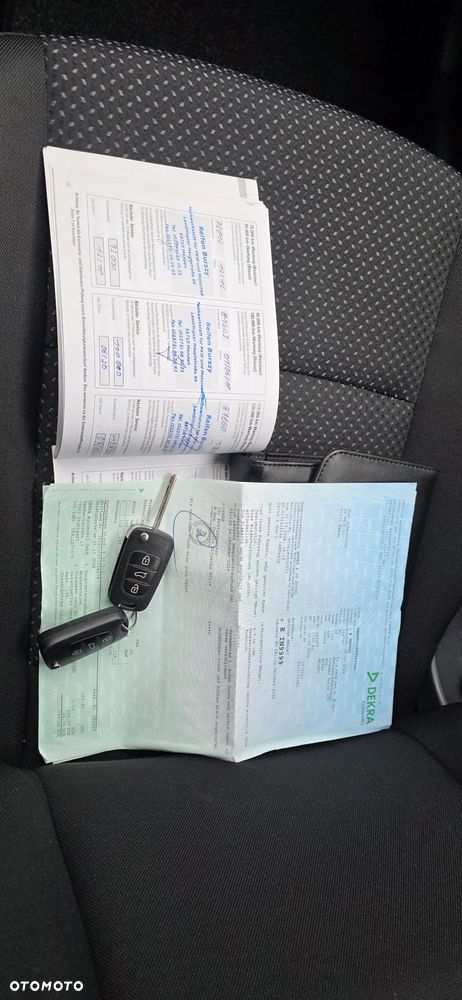 Hyundai i30 1.4 Base + - 21