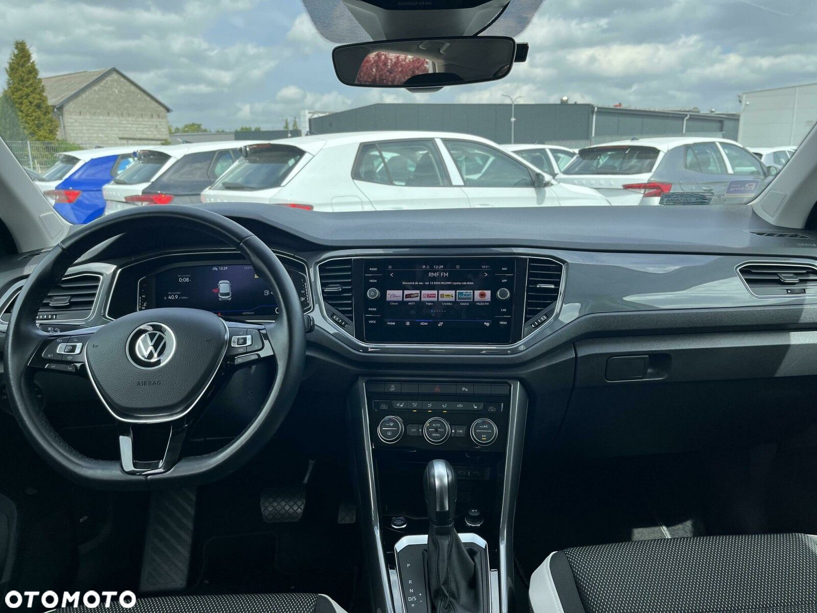 Volkswagen T-Roc - 10
