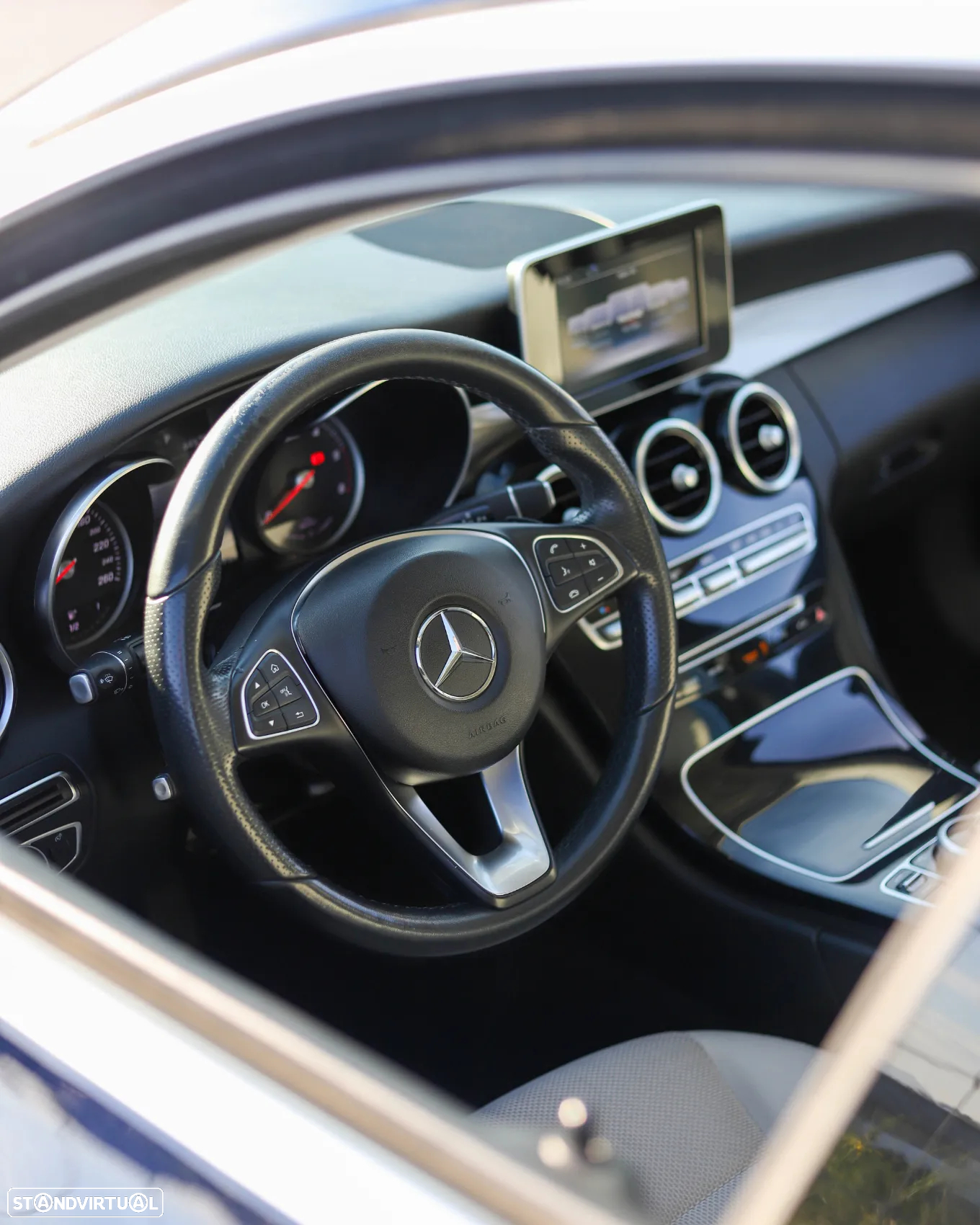 Mercedes-Benz C 300 h Avantgarde - 13