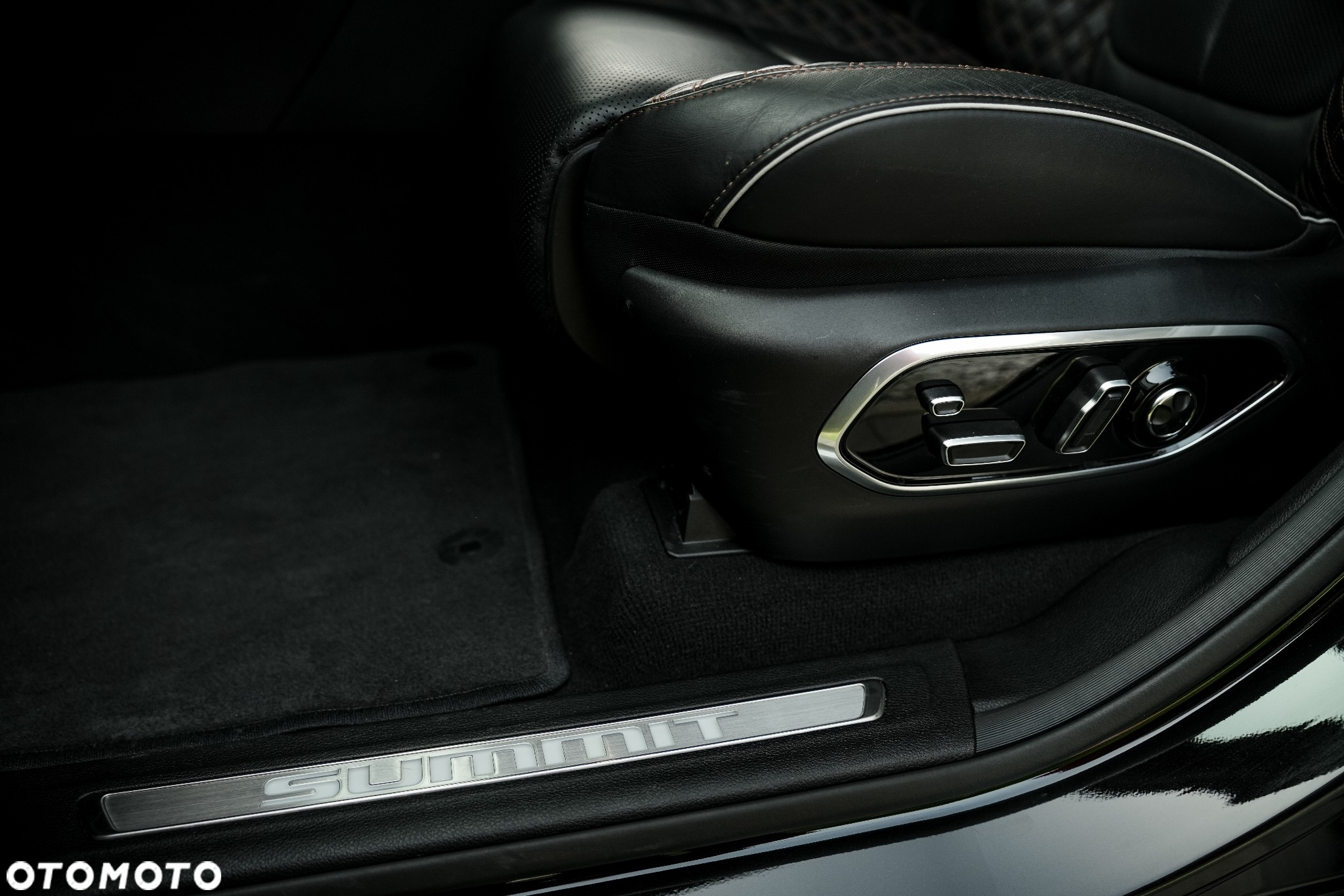Jeep Grand Cherokee - 17