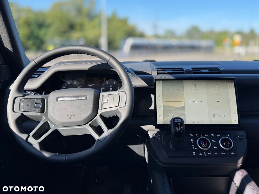 Land Rover Defender - 31
