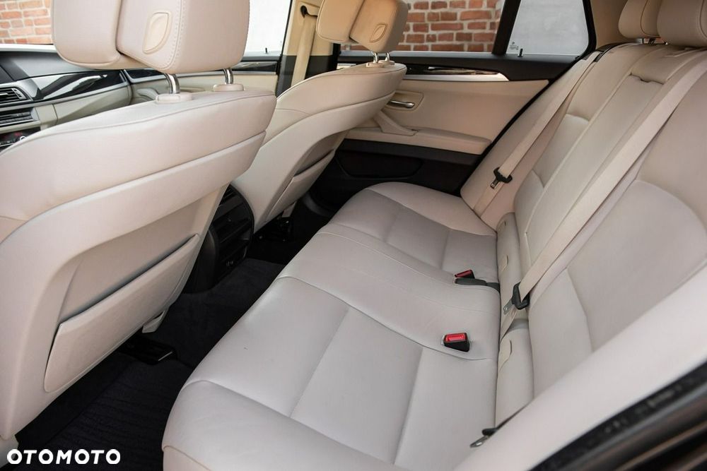 BMW Seria 5 520d Luxury Line - 7