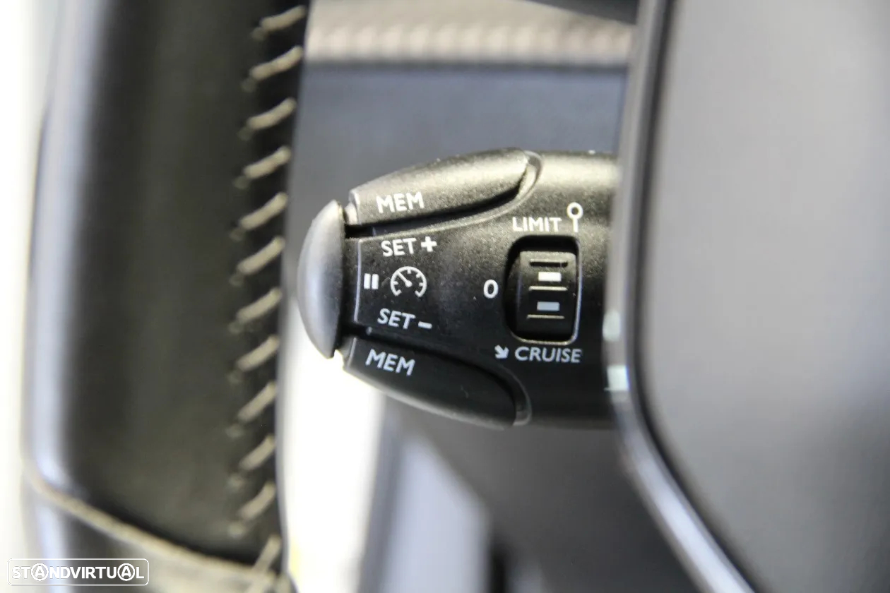 Peugeot 2008 1.2 PureTech Allure Pack - 15