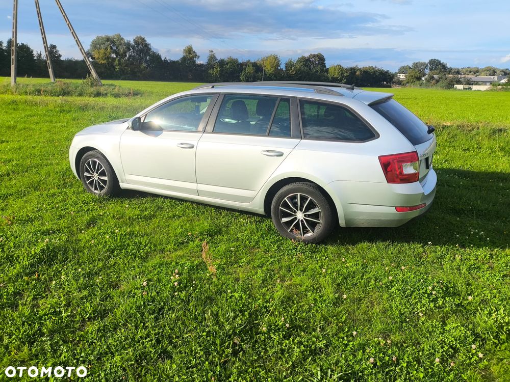 Skoda Octavia 1.6 TDI Ambition DSG - 2