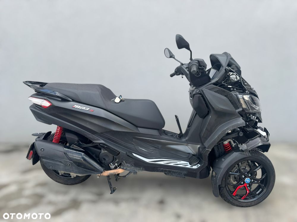 Piaggio MP-3 - 2