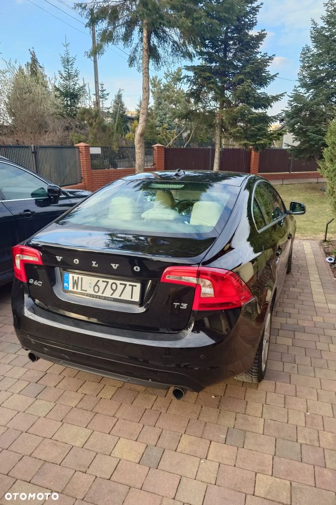 Volvo S60 T3 Drive-E Dynamic Edition (Momentum) - 1