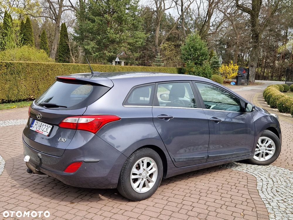 Hyundai i30 blue Kombi 1.6 GDi Trend - 2