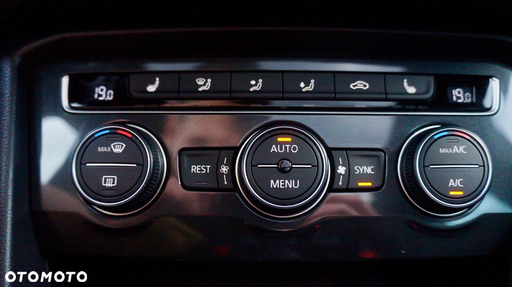 Volkswagen Tiguan - 23