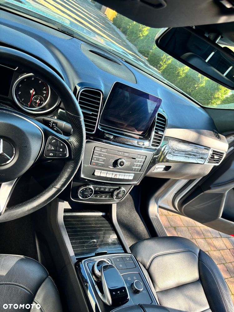 Mercedes-Benz GLE 400 4Matic 9G-TRONIC AMG Line - 16