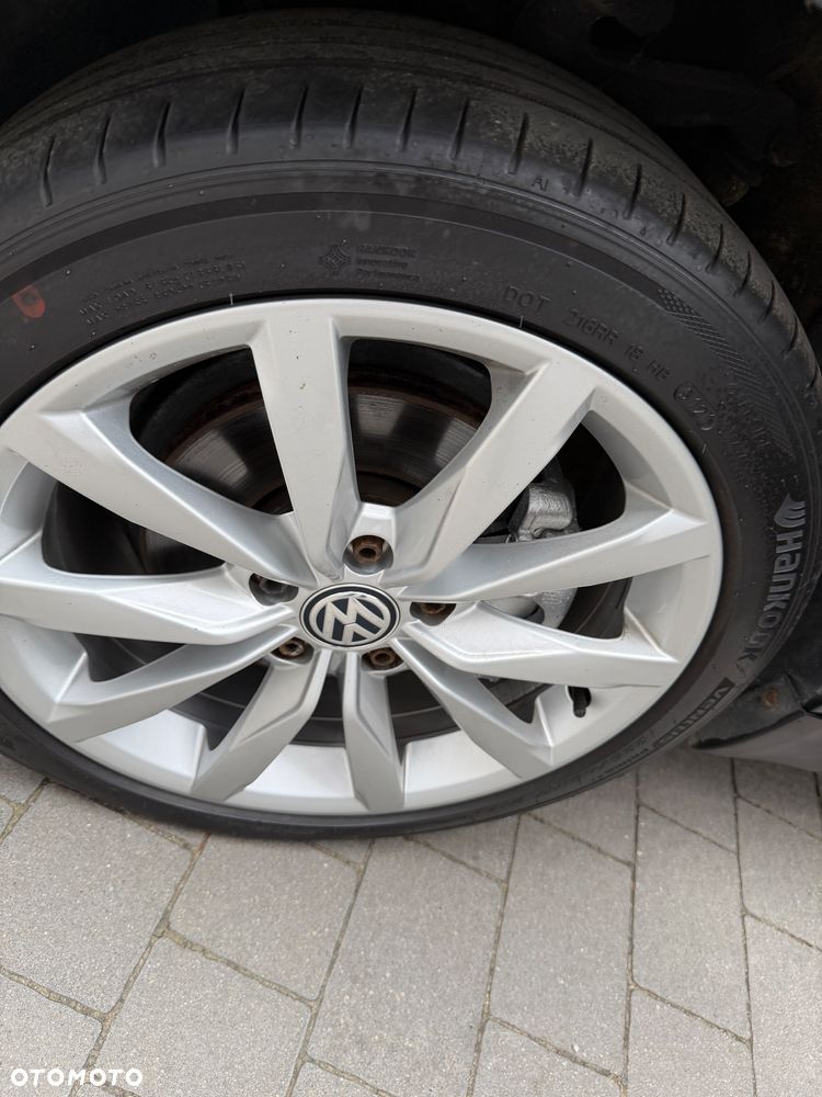 Volkswagen Passat 1.9 TDI 4Motion Highline - 22