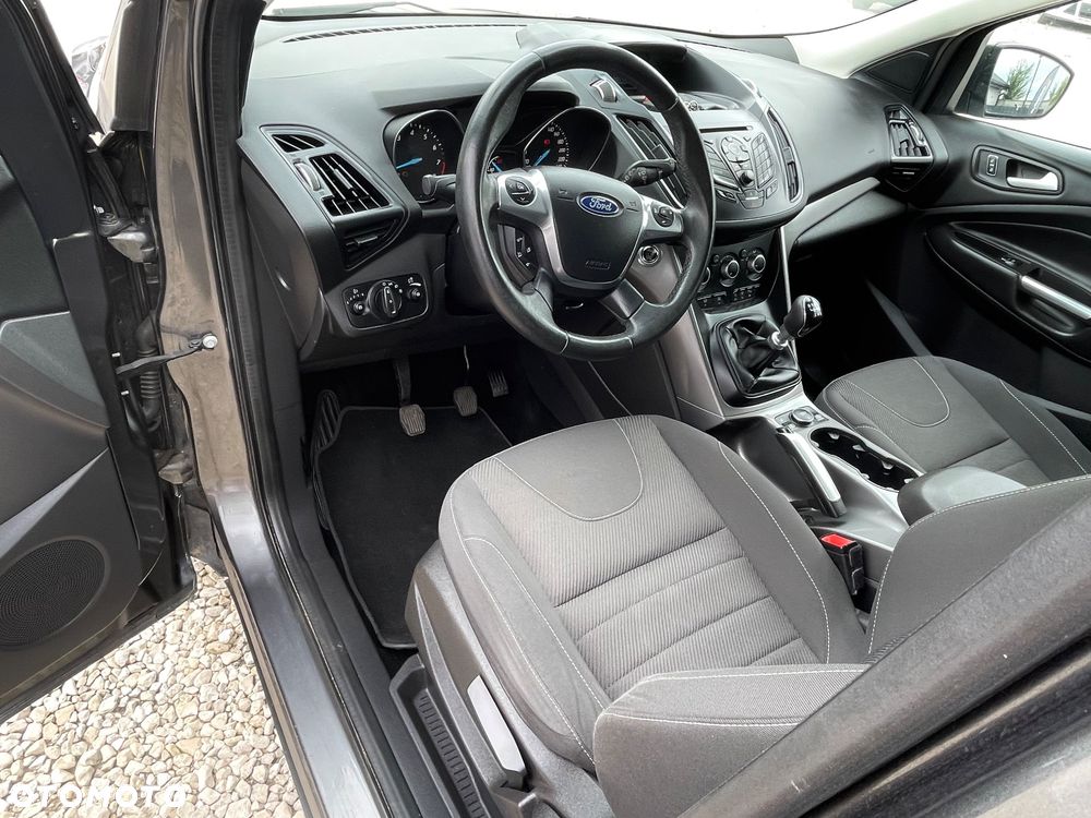 Ford Kuga - 36