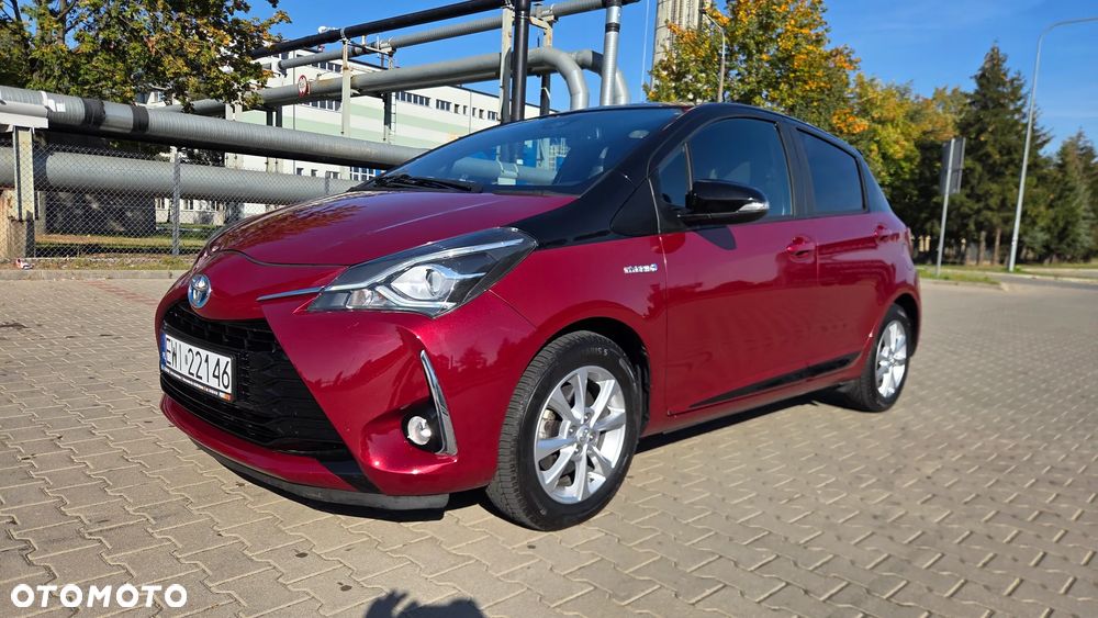Toyota Yaris Hybrid 100 Selection - 4