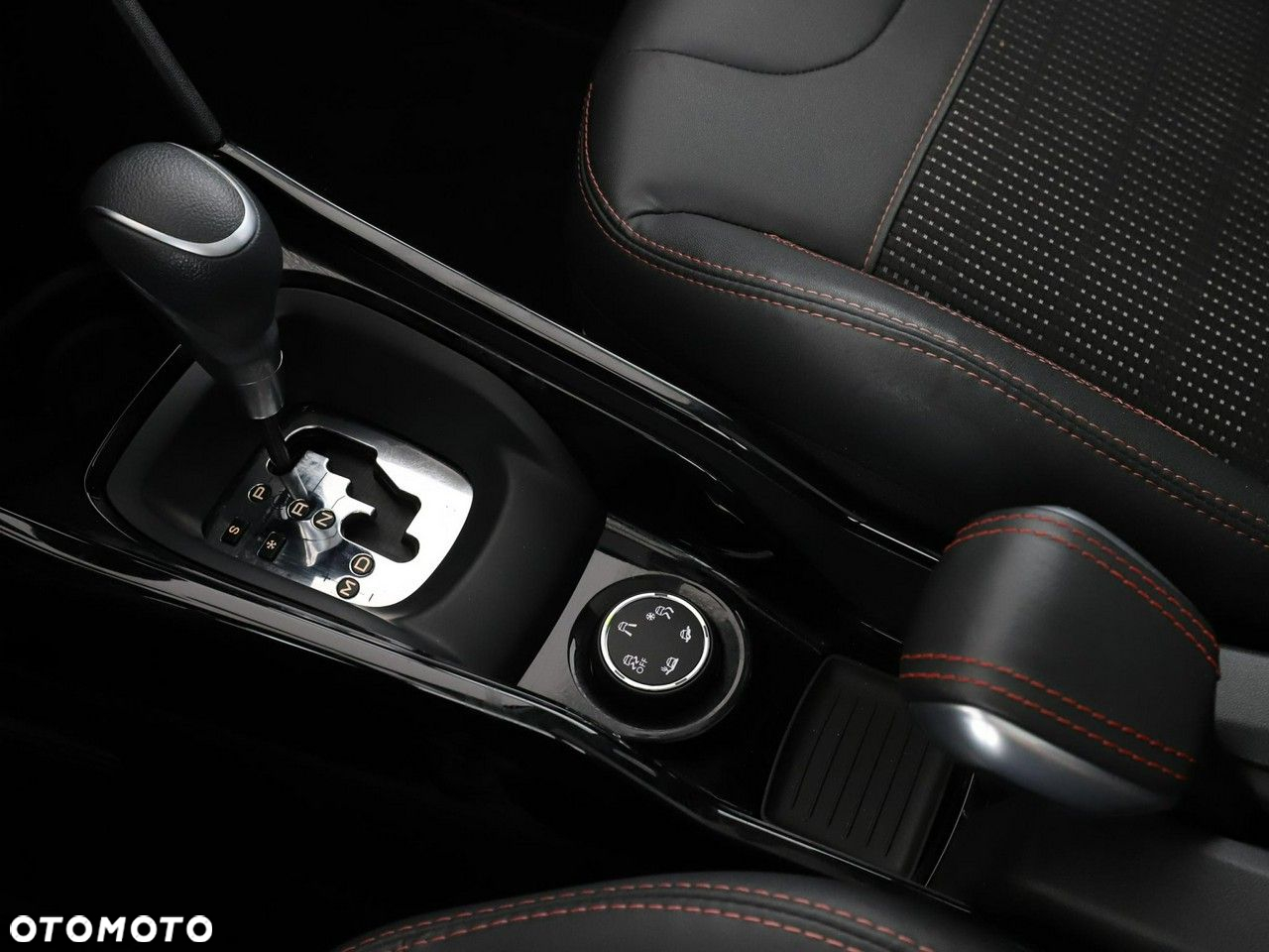 Peugeot 2008 PureTech 110 Stop&Start EAT6 GT-Line Edition - 28