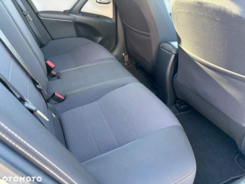 Toyota Avensis 1.8 Premium - 23