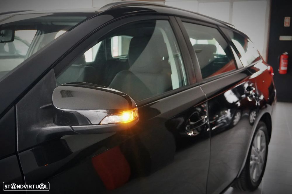 Toyota Auris Touring Sports 1.33 VVT-i Active+AC - 23