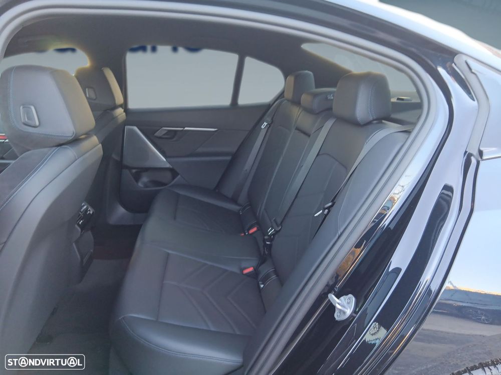 BMW i5 eDrive40 Pack Desportivo M - 14