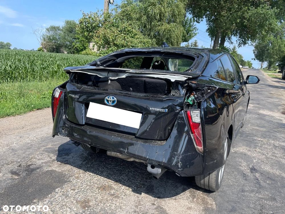 Toyota Prius Hybrid - 30