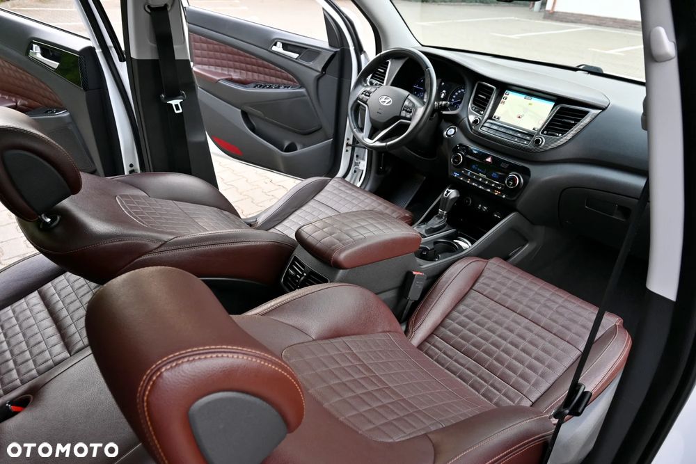 Hyundai Tucson 2.0 CRDi 4WD Automatik 25 Jahre - 23