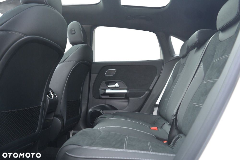 Mercedes-Benz GLA 220 d 4-Matic AMG Line - 9